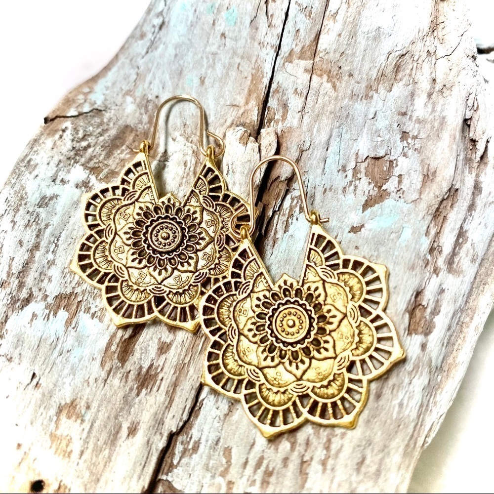 Intricate beautiful BOHO earings w THAI/macrame/Gypsy  feel and copper vibe